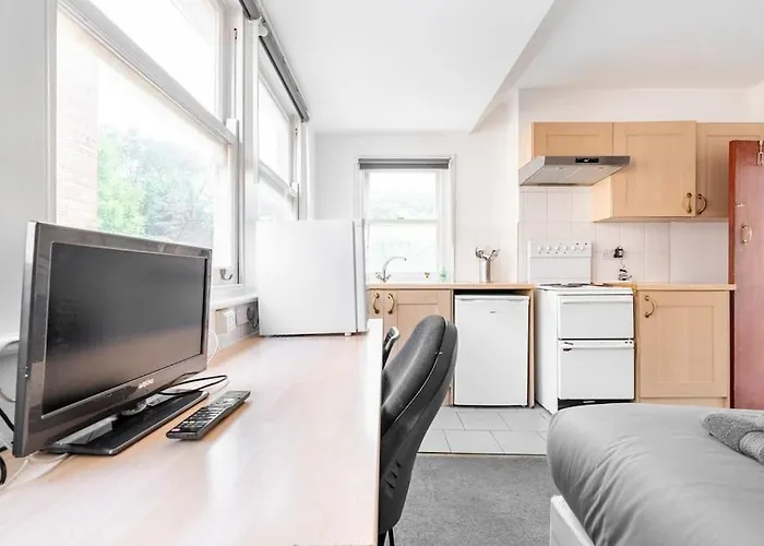 Finchley Road Studio 13